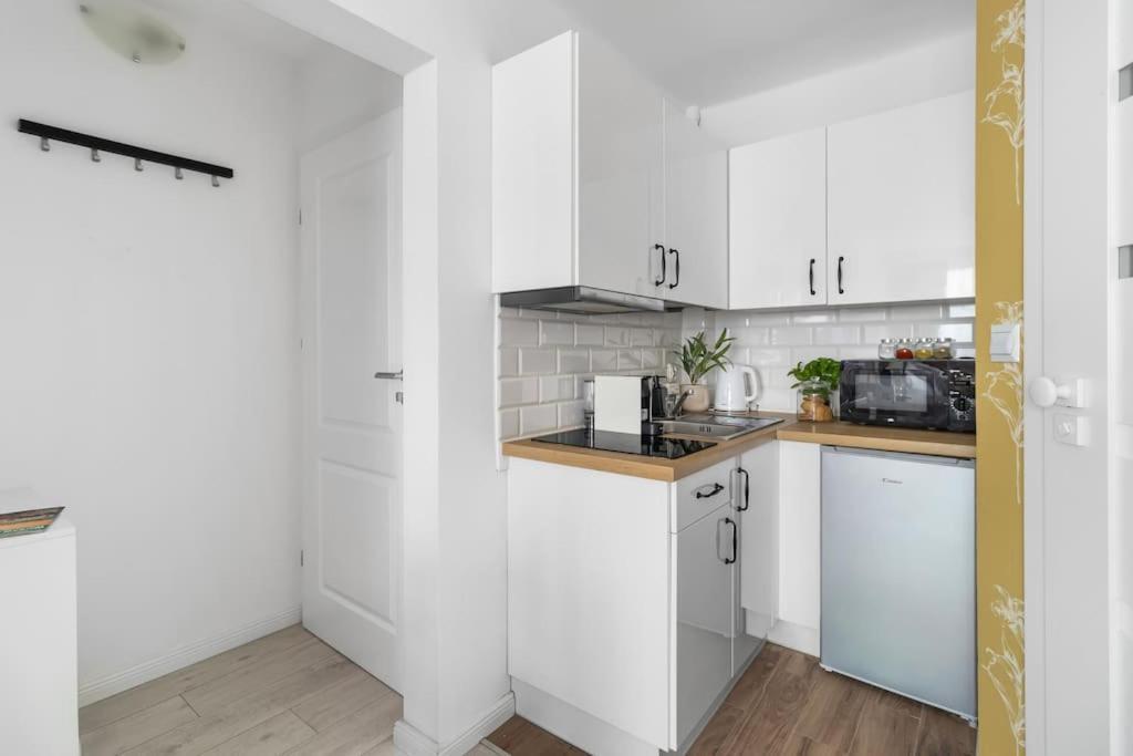 Air-Conditioned Downtown Oasis On Foot To Central Station Metro Smarttv Wifi Warsawa Bagian luar foto